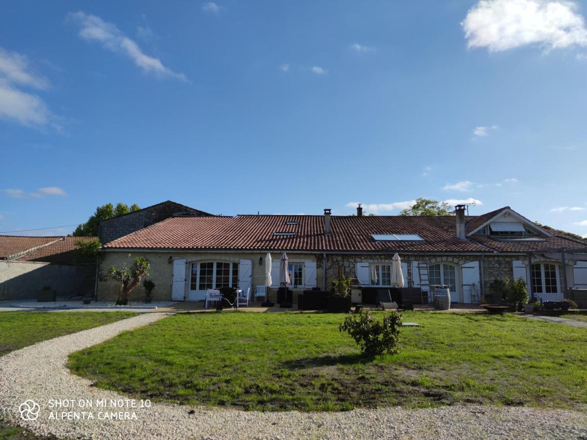 Domaine Des Pres De Joussac - Protocole Sanitaire Strict Villa Jau-Dignac-et-Loirac Luaran gambar