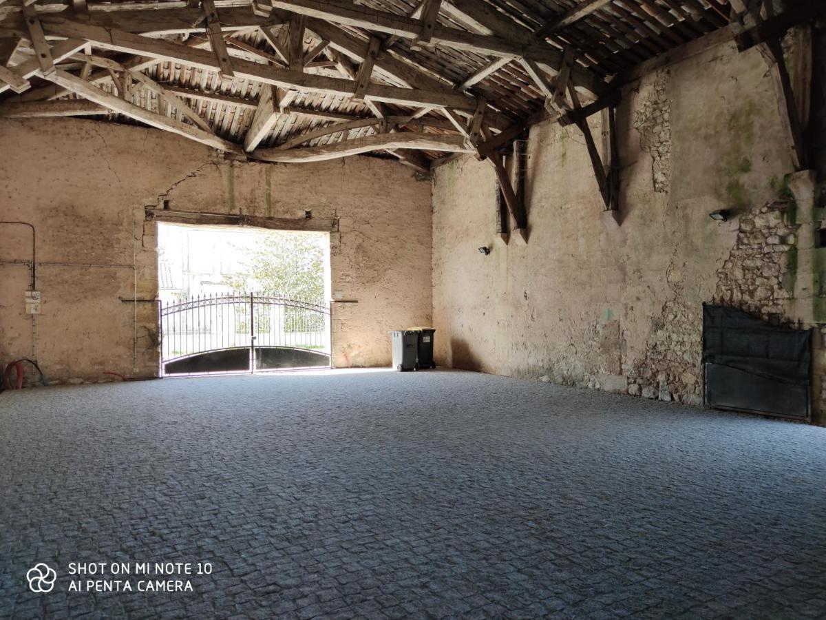 Domaine Des Pres De Joussac - Protocole Sanitaire Strict Villa Jau-Dignac-et-Loirac Luaran gambar