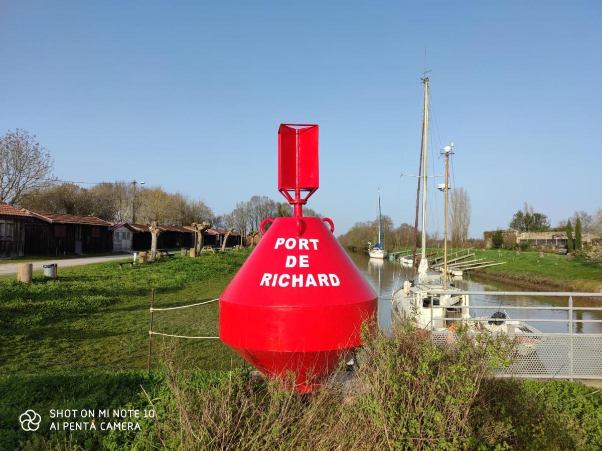 Domaine Des Pres De Joussac - Protocole Sanitaire Strict Villa Jau-Dignac-et-Loirac Luaran gambar