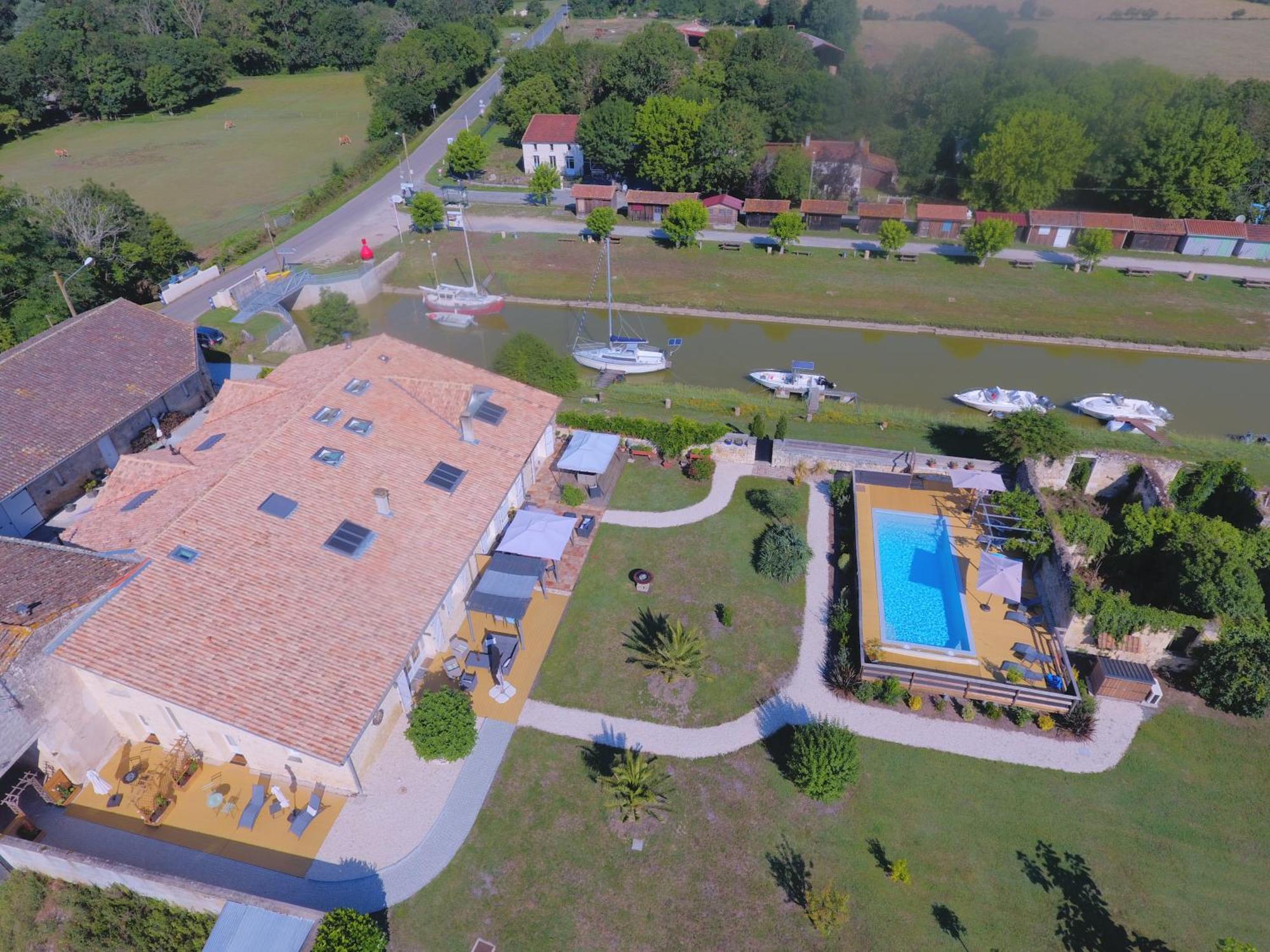 Domaine Des Pres De Joussac - Protocole Sanitaire Strict Villa Jau-Dignac-et-Loirac Luaran gambar