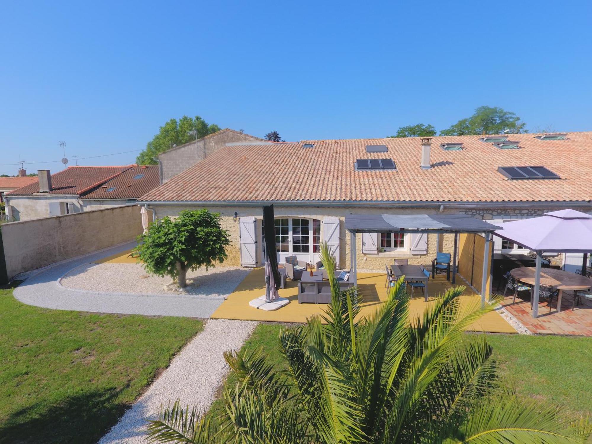 Domaine Des Pres De Joussac - Protocole Sanitaire Strict Villa Jau-Dignac-et-Loirac Luaran gambar